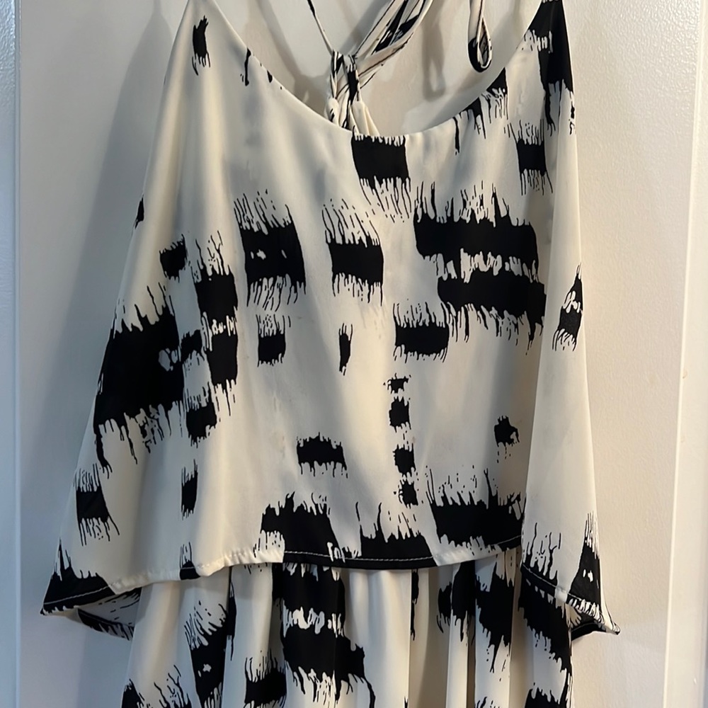 Black and white dress🖤🤍